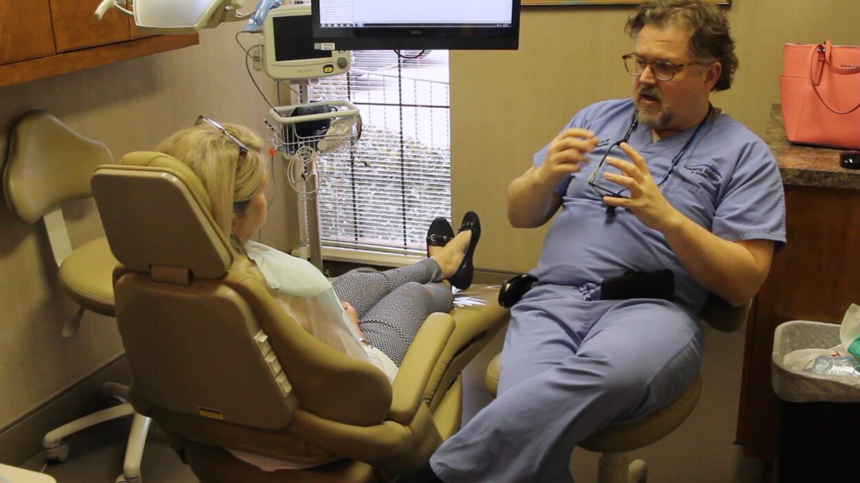 Godat talking with patient0